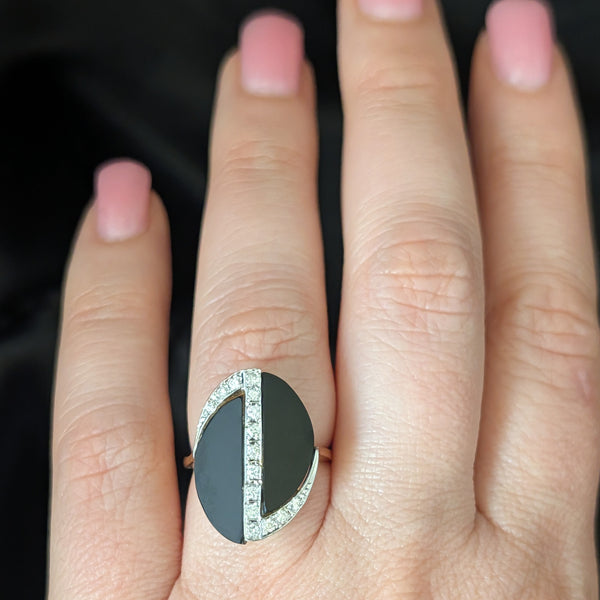 1970s Vintage Modernistic Diamonds Onyx 14k Yellow Gold Cocktail Ring Estate
