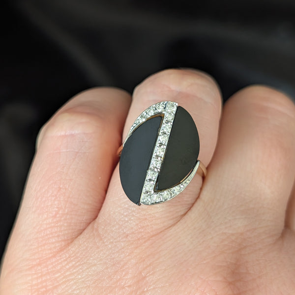 1970s Vintage Modernistic Diamonds Onyx 14k Yellow Gold Cocktail Ring Estate