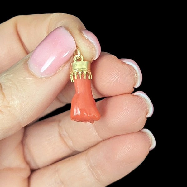 Antique Mano Fico Pendant Coral 18k Yellow Gold Figa Hand Pendant & Chain Estate