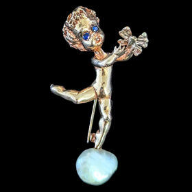 Cherub w Butterfly 14k Yellow Gold Sapphires Mississippi Freshwater Pearl Brooch attributed to Ruser