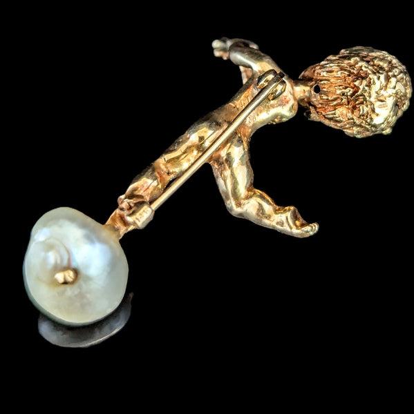 Cherub w Butterfly 14k Yellow Gold Sapphires Mississippi Freshwater Pearl Brooch attributed to Ruser