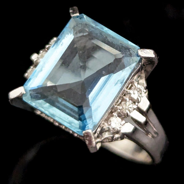 Estate GIA Natural Aquamarine Diamonds Platinum Cocktail Ring Statement or Engagement