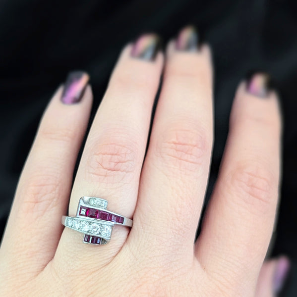 J.&L. HATZBERG 1940s Retro Era Diamond Ruby Platinum Ring Cocktail Vintage Gift