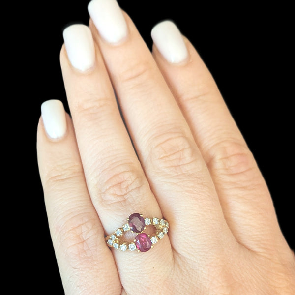 Vintage Oval Cut Rubies Diamonds 18k Yellow Gold Ring Estate Jewelry Gift
