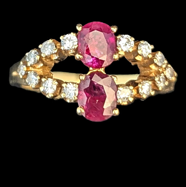 Vintage Oval Cut Rubies Diamonds 18k Yellow Gold Ring Estate Jewelry Gift