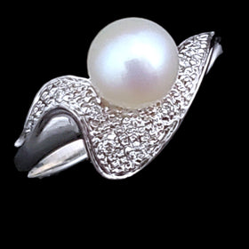 KIARA Vintage Pearl Diamond 18k White Gold Ring Estate by Kiara Estate Jewelry