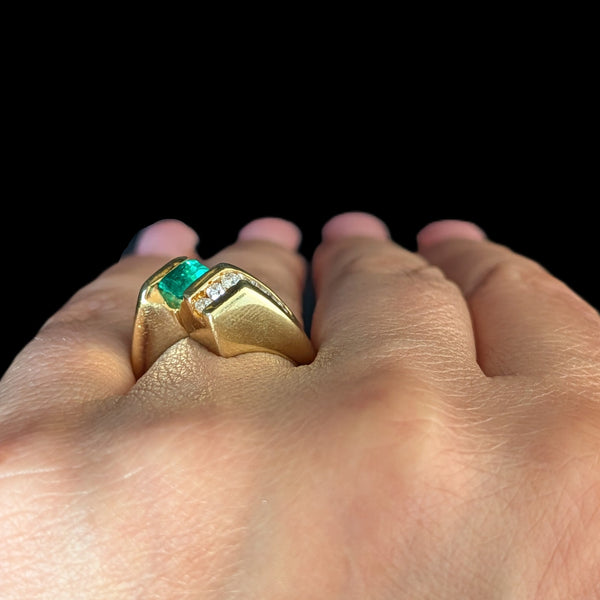 Vintage Emerald Diamonds 18k Yellow Gold Ring Estate Gift Emerald Bypass 10.6 g