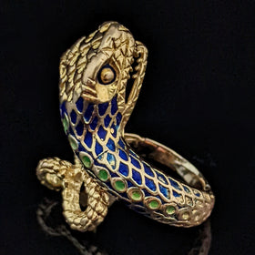VINTAGE 18K GOLD ENAMEL COILED SNAKE COCKTAIL RING C.1960S